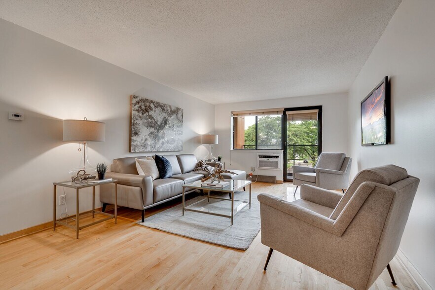 Interior Photo - 311 Kenwood Apartments