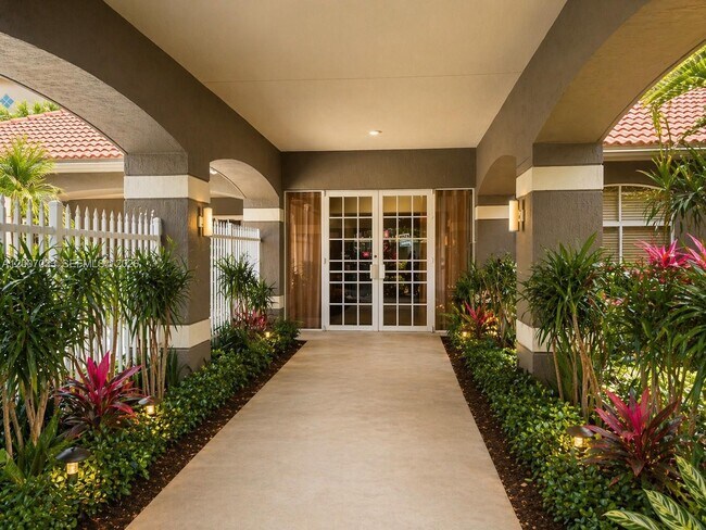 Building Photo - 450 S Park Rd