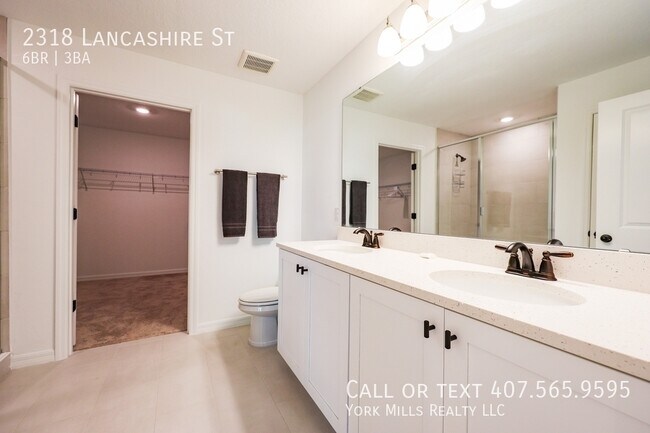 Building Photo - 2318 Lancashire St