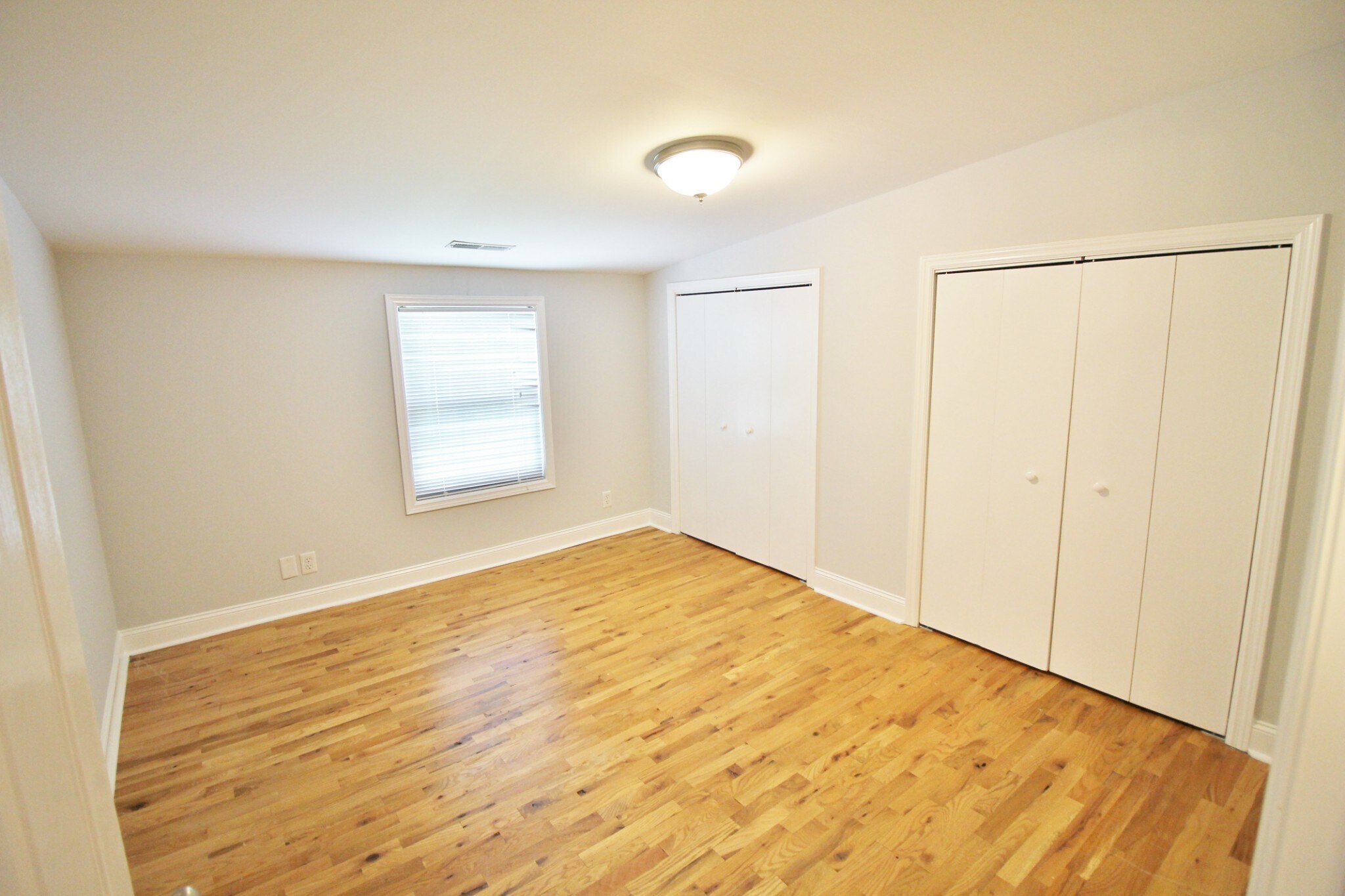 Building Photo - 1711 Villa Pl