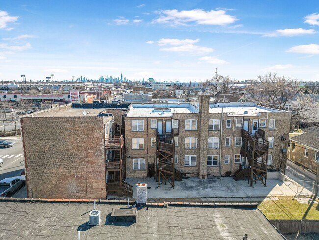 Building Photo - 1208 S 57th Ave