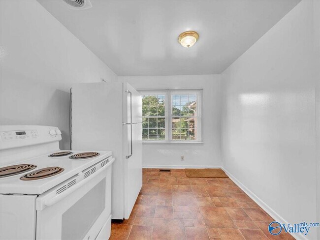Building Photo - 422 Karter St NW