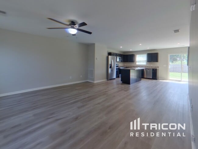 Building Photo - 120 Castlebrook Dr