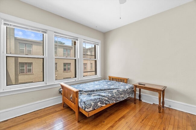 Building Photo - 750 N 34th St