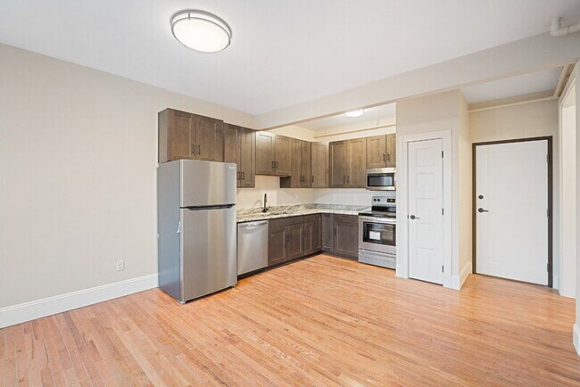 Building Photo - 702 20th St