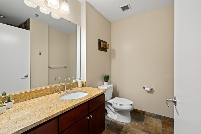 Building Photo - 929 Portland Ave