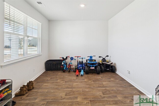 Building Photo - 352 Wedge Cir