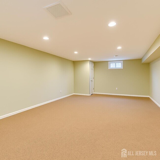 Building Photo - 19 Monterey Dr