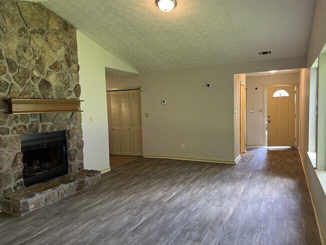 Building Photo - 5928 Trent Jones Way