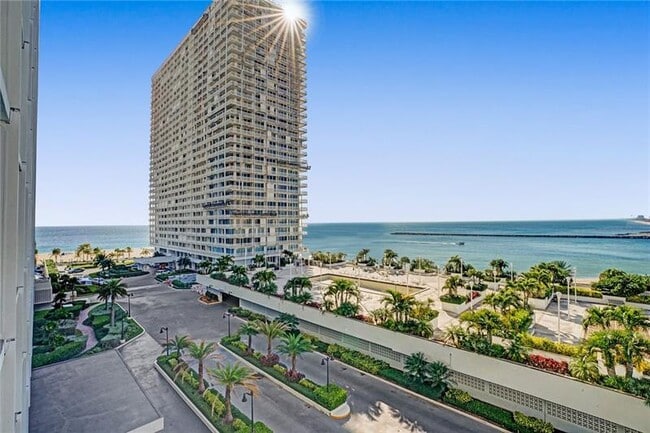 Building Photo - 2100 S Ocean Ln
