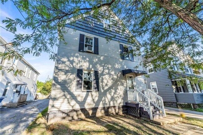 Building Photo - 2115 Dowd Ave