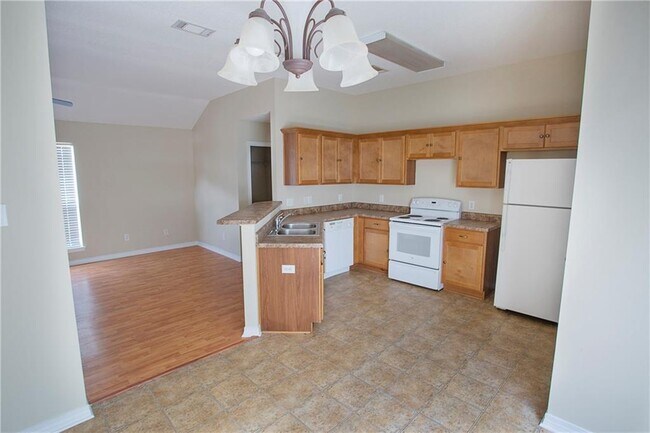 Building Photo - 2159 Seasons Ct