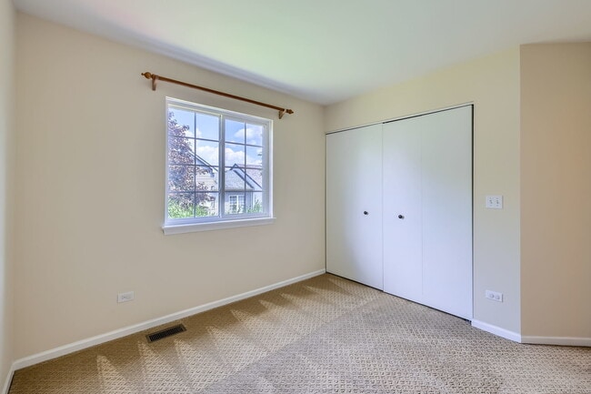 Building Photo - 1208 Darnell Dr
