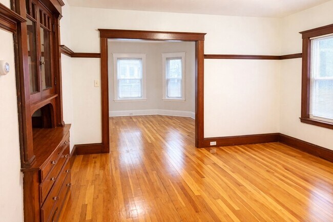 Building Photo - 14 Walter St