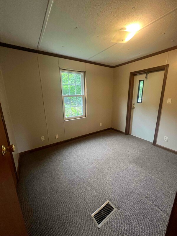 Building Photo - 347 Colemans Mill Rd