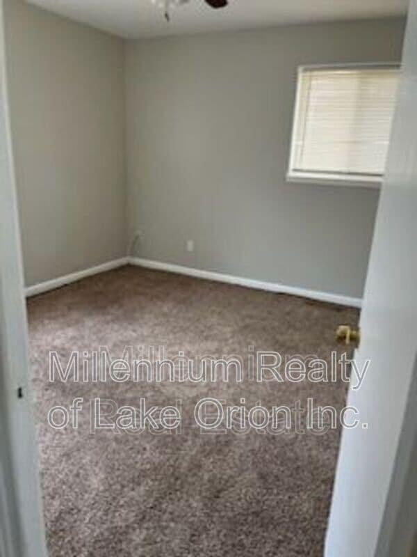 Building Photo - 13001 Albany St