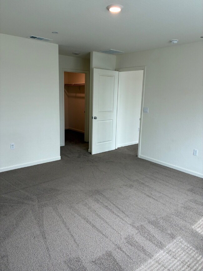 Building Photo - Modern Convenience and Luxury!! Move In Ready with Full Appliance Package!