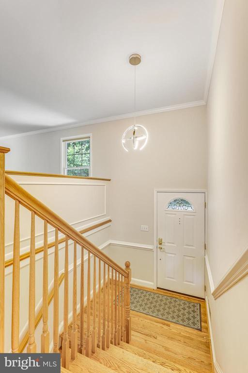 Building Photo - 1023 Westbriar Dr NE