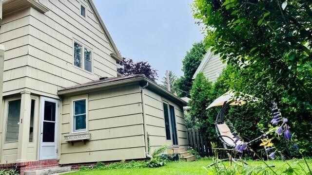 Building Photo - 352 Canterbury Rd