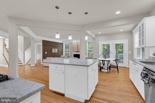 Building Photo - 42706 Chisholm Dr