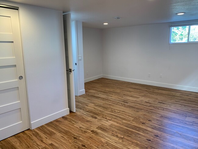 Building Photo - Newly remodeled 1bedroom