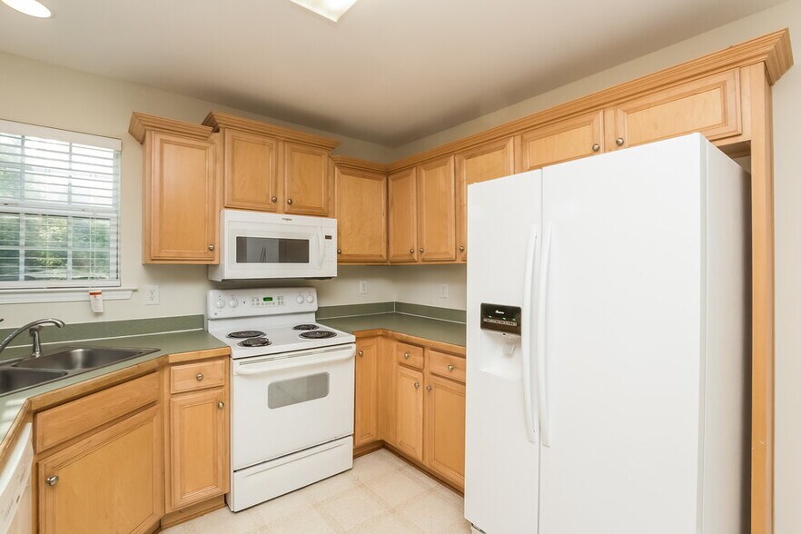 Building Photo - 212 Browning Cir