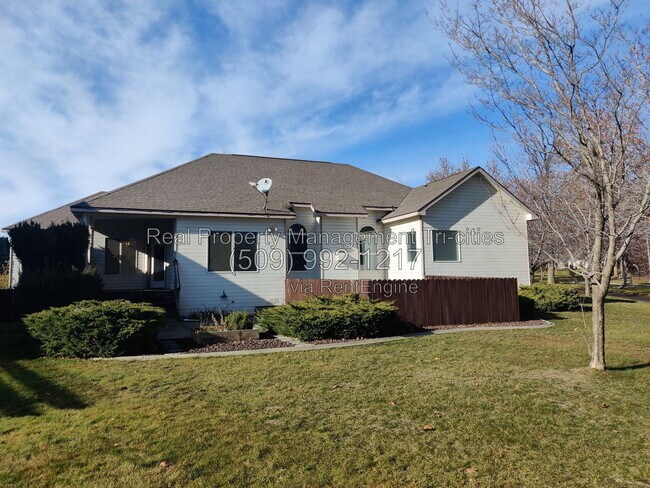 Building Photo - 2650 Sandstone Ln