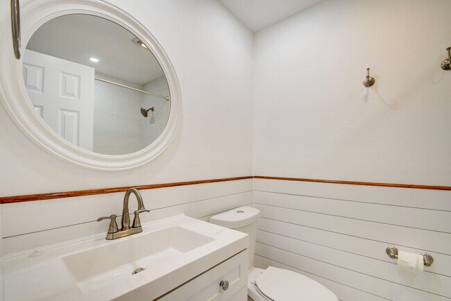 Building Photo - 12212 Sag Harbor Ct