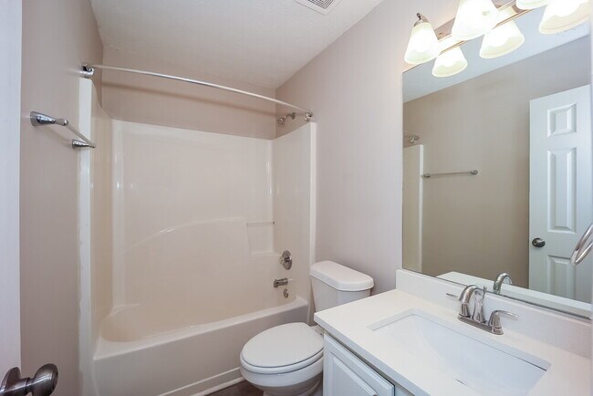 Building Photo - 760 Glenshire Ct