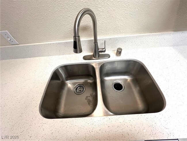 Building Photo - 7701 Almeria St