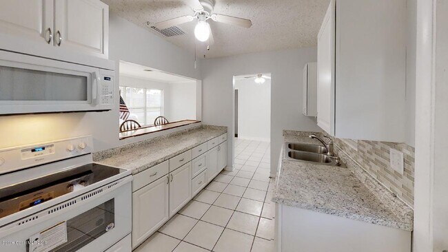 Building Photo - 449 N Waterway Dr