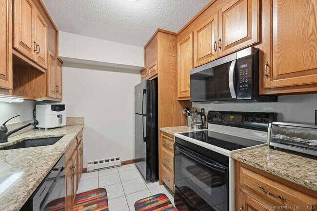 Building Photo - 25 Washington St