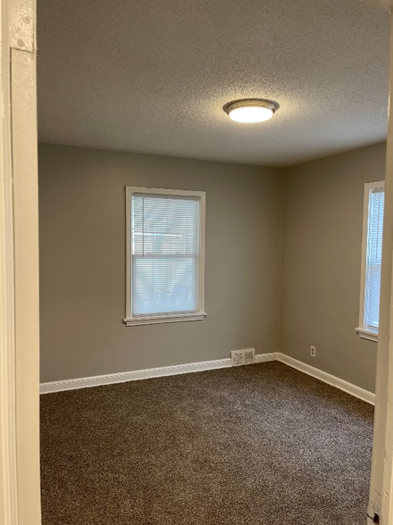 Building Photo - 3701 N Aldrich Ave