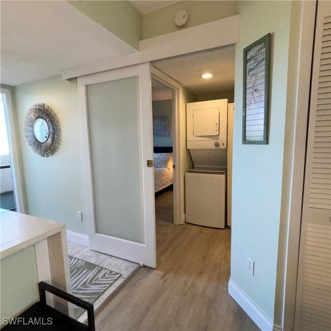 Building Photo - 7406 Lake Breeze Dr