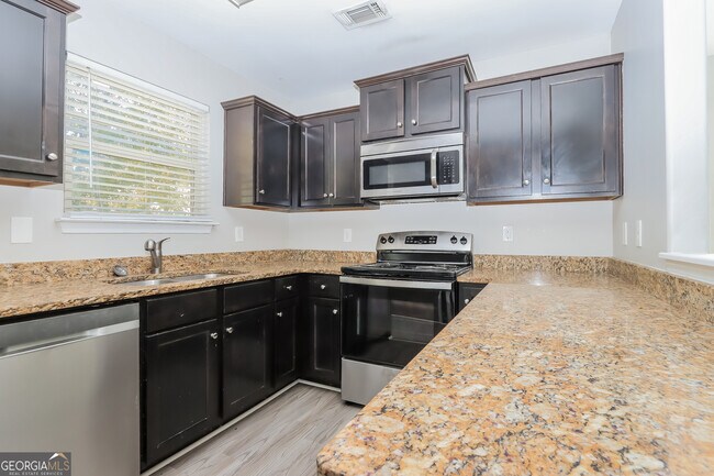 Building Photo - 128 Pristine Dr