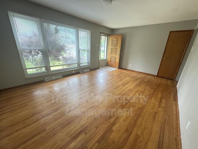 Building Photo - 10440 Gardo Ct