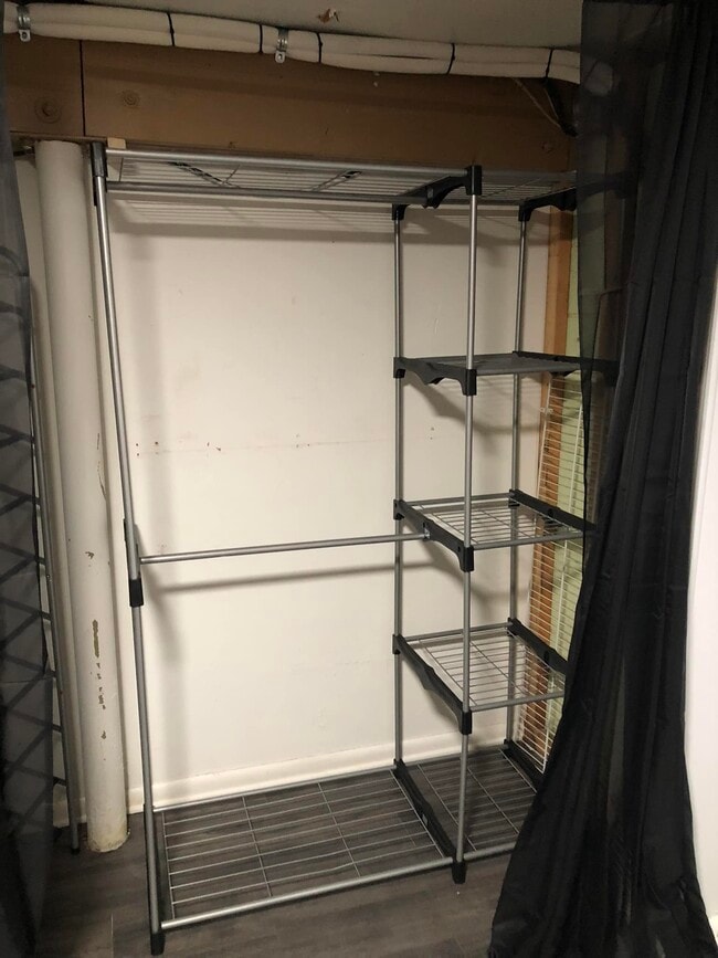 Bedroom Closet - 1172 Gateway Dr