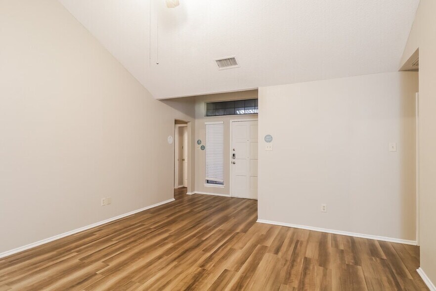 Building Photo - 4209 Vincent Terrace