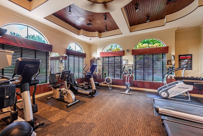 Building Photo - 10513 Versailles Blvd