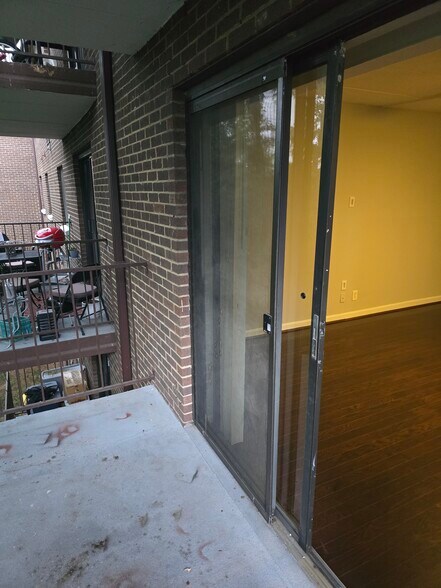 Building Photo - 6250 Edsall Rd