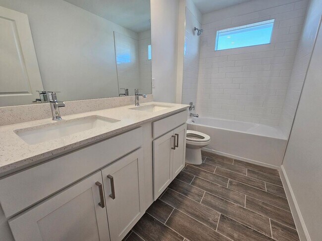 Building Photo - 19672 WHISPERING CREEK Rd