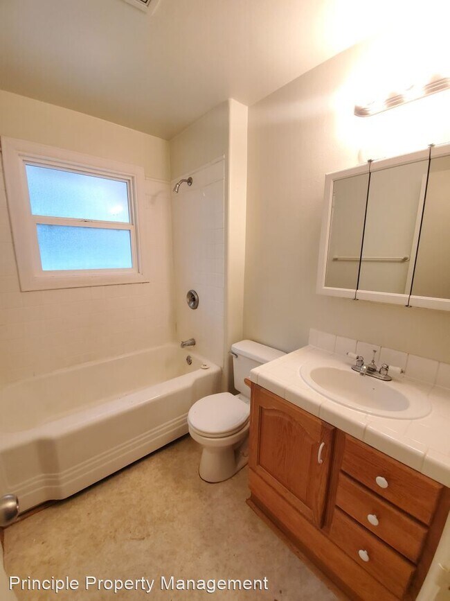 Building Photo - 3 br, 2 bath House - 1810 Fairmount Blvd.