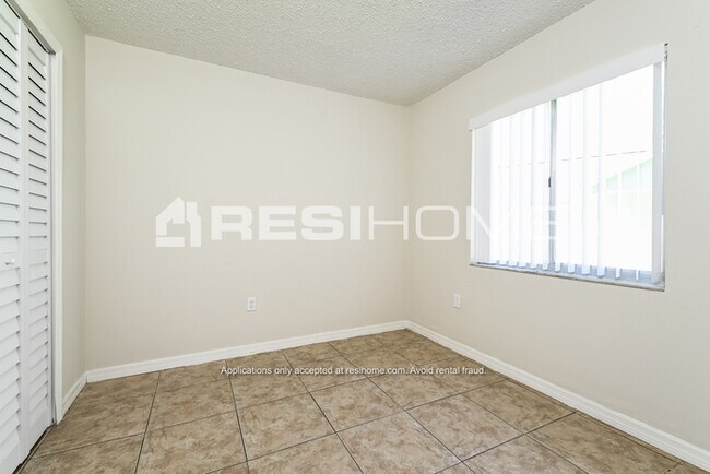 Building Photo - 1313 Bramblewood Dr