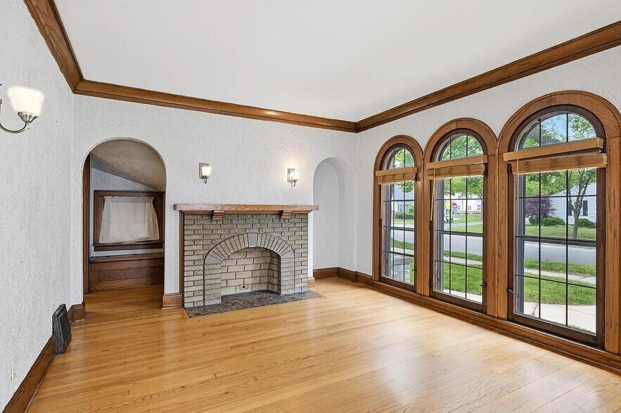 Building Photo - 3307 S Springfield Ave