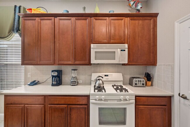 Building Photo - 7534 Gathering Dr
