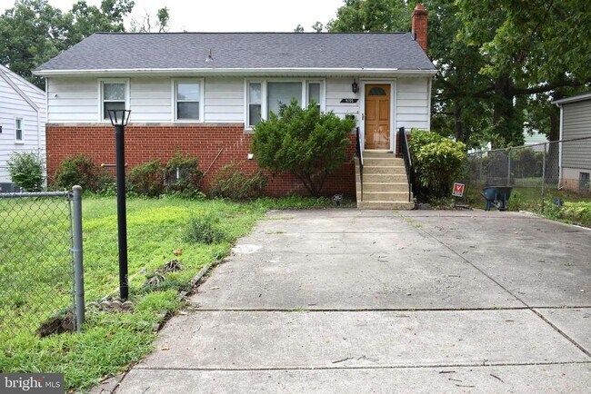 Building Photo - 9205 4th St