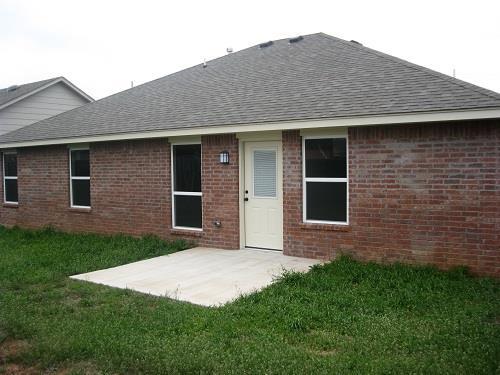 Building Photo - 804 Beechwood Way