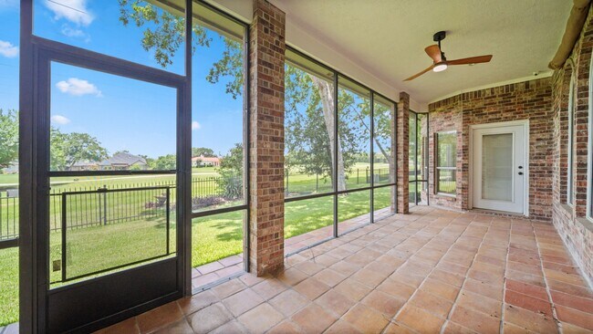 Building Photo - 118 Hillsborough Dr W
