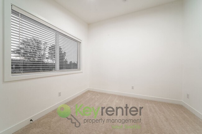 Building Photo - **Rent Special** Newly Constructed 3 Bedroom Home with Vaulted Ceilings and Rooftop Views