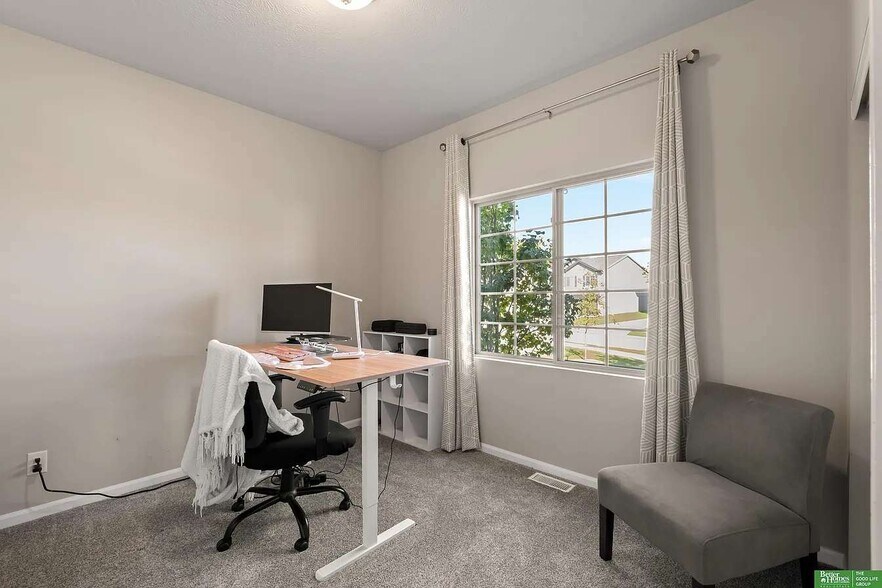 Building Photo - 21051 Polk St